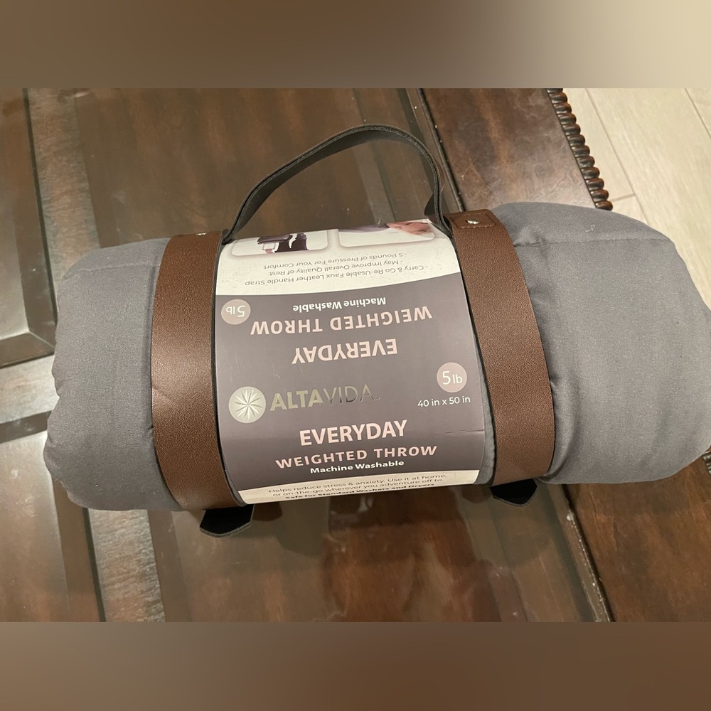 Altavida weighted throw